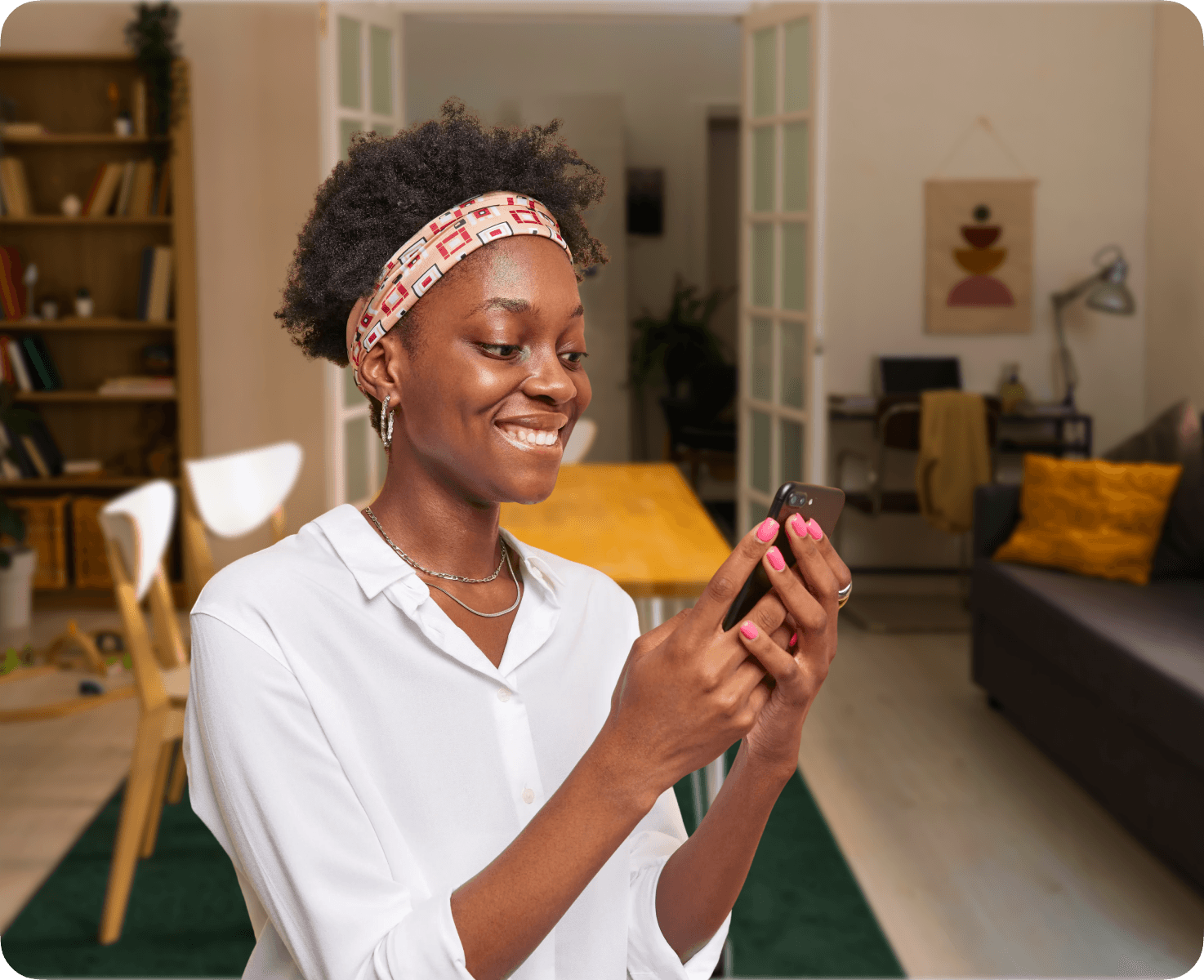 Happy customer using RentBuyStay